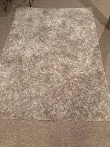 lot 3208 image: 51 x 70 inch carpet square