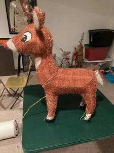 lot 3210 image: 32 x 30 Rudolph reindeer untested
