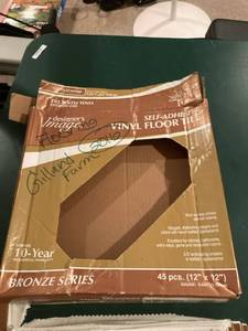 lot 3220 image: Self adhesive vinyl floor tile, 18 pieces plus