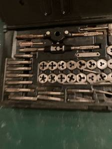 lot 3224 image: tap and die set
