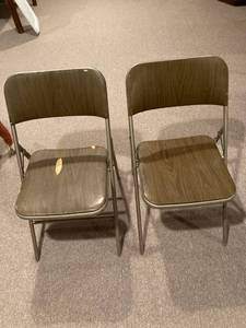 lot 3225 image: 2) folding chairs
