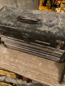 lot 3229 image: 20 12 inch toolbox and contents