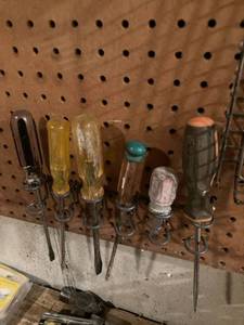 lot 3270 image: 6) screwdrivers