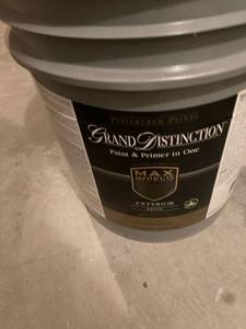 lot 3278 image: GRAND DISTINCTION paint and primer in one 5 gallon bucket
