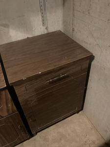 lot 3285 image: 18 x 21 cabinet