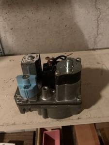 lot 3290 image: Armstrong air conditioning valve for Gas