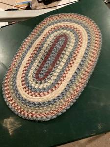 lot 3300 image: 29 inch rag rug