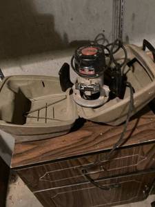 lot 3304 image: Craftsman router with case untested