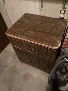 lot 3326 image: 23 x 18 cabinet with drawer