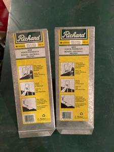 lot 3329 image: 2) Richard drywall adjustment lifter