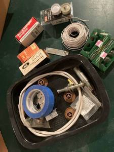 lot 3339 image: odds and ends of garage items