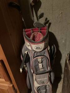 lot 3342 image: five golf clubs SLAZENGER