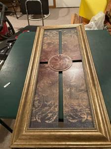 lot 3344 image: 42 14 x 18 14 picture With slats in it