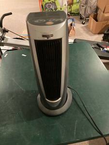 lot 3348 image: 20 12 inch LASKO heater untested