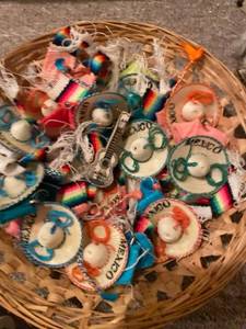 lot 4039 image: tiny hats from mexico