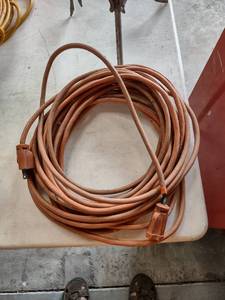 lot 1178 image: orange extension cord