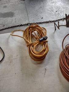 lot 1179 image: yellow extension cord