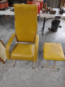 lot 1196 image: l chair and ottoman