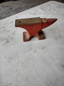 lot 1210 image: 8 inch anvil