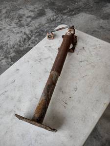 lot 1214 image: trailer jack