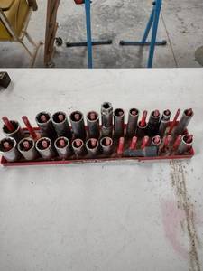 lot 1225 image: stand of sockets