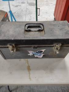 lot 1231 image: toolbox and contents