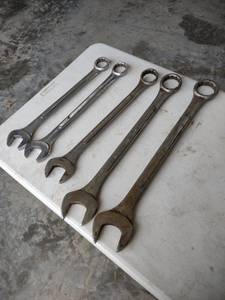 lot 1243 image: five wrenches size 1716 to 2 in