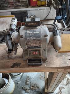 lot 1262 image: Craftsman 6-in bench grinder plugged in works