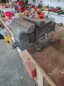 lot 1263 image: babco tools vice number 390 well need to bring tools to remove