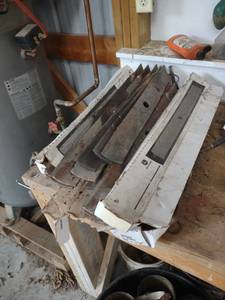lot 1264 image: John Deere mower blades