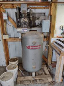 lot 1269 image: industrial air machine turns on powers up 220 will need to bring tools to remove 80 gallon tank