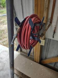 lot 1274 image: air hose and reel must bring tools to disconnect