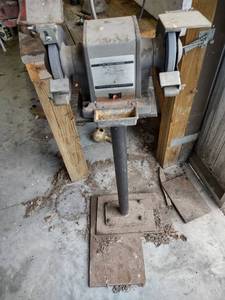lot 1283 image: grinder on stand working 13 horsepower Sears