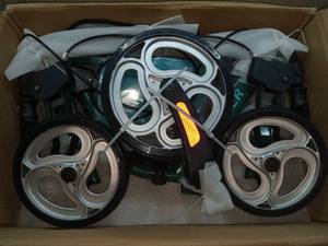 lot 20031 image: ELENKER 3 Wheel Rollator Walker for Seniors, Green