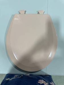 lot 27890 image: Pink Toilet Seat