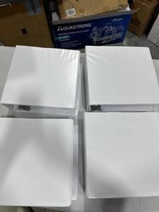 lot 27904 image: Cardinal EconomyValue ClearVue Binder with Slant-D Shape Rings CRD90781