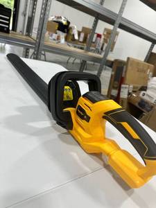 lot 27918 image: 20V Brushless Hedge Trimmer