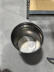 lot 27943 image: Black Bucket