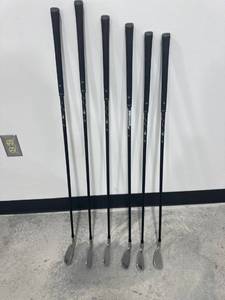 lot 27926 image: Callaway AI Smoke HL Golf Clubs 6 irons