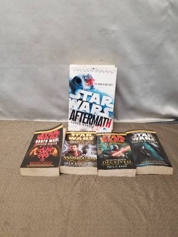 lot 68690 image: LOT OF STAR WARS BOOKS