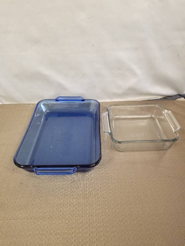 lot 89736 image: LOT OF 2 ANCHOR GLASS PANS