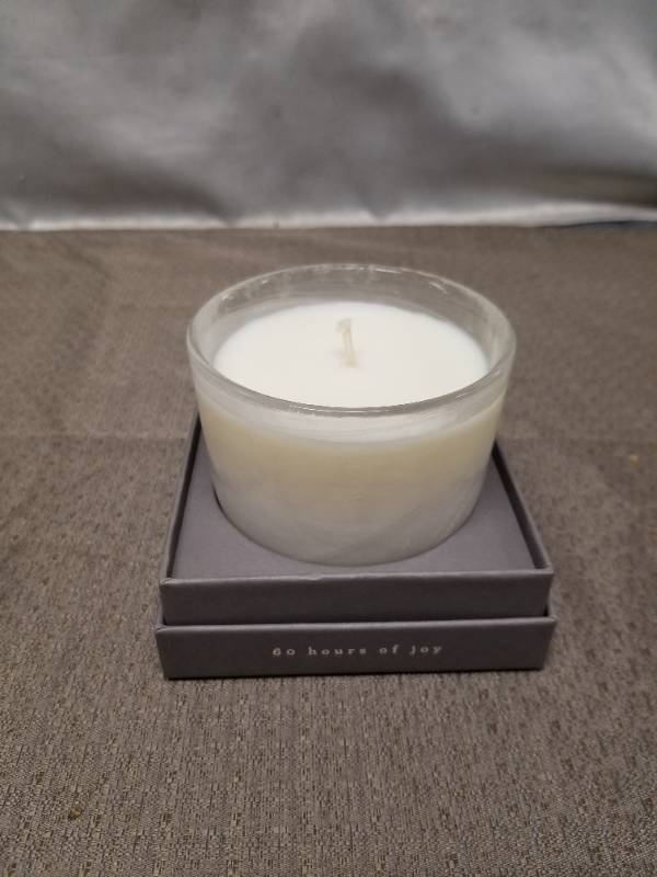 lot 68623 image: DEMDACO CRANBERRY CHEER 7 OZ CANDLE