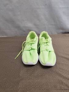 lot 34616 image: Nike Roshe Women Running Shoes 511882-311 Neon Bright Green Low Top Size 7