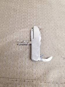 lot 34620 image: Stainless Steel EDC Utility Multi-tool