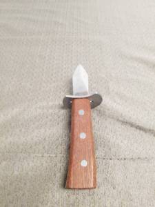 lot 34643 image: OYSTER SHUCKER OPENER TOOL KNIFE