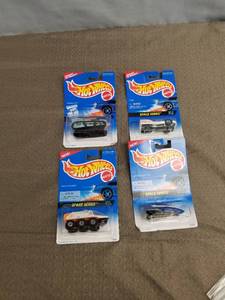 lot 34645 image: LOT OF HOT WHEELS SPACE SERIES