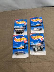 lot 34647 image: LOT OF HOT WHEELS SPACE SERIES