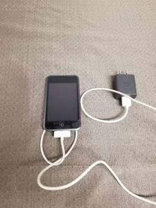 lot 23404 image: Apple iPod Touch A1213 16GB 1st Generation Black Touchscreen MP3 Player