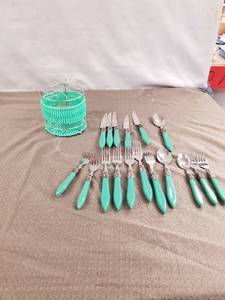 lot 23471 image: LOT OF SILVERWARE