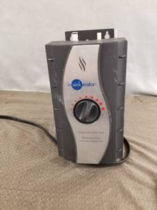 lot 23476 image: INSINKERATOR HOT WATER TANK MODEL HWT